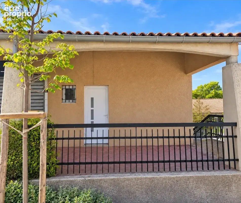 Photo Commerce à La Roque-D'antheron au prix de 105 000€