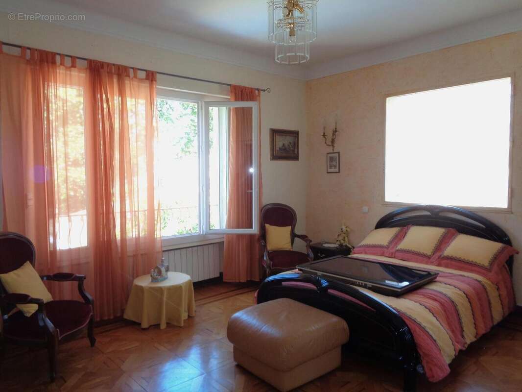   - Maison à DRAGUIGNAN