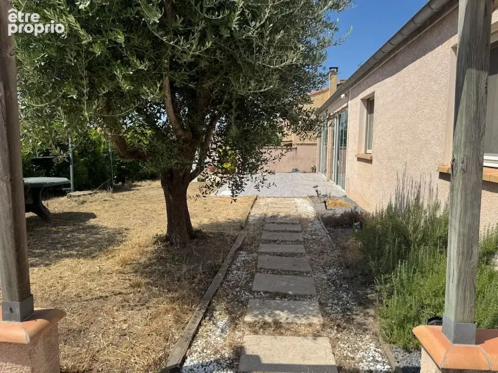 CAZILHAC – Maison familiale de plain-pied avec beau terrain - photo 3