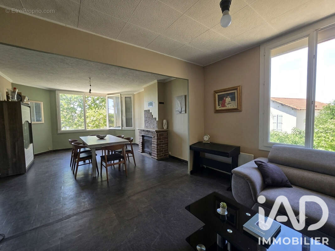 Maison 186 m² à Vitrolles  - photo 5