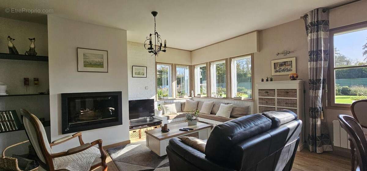 Maison à THUN-SAINT-MARTIN