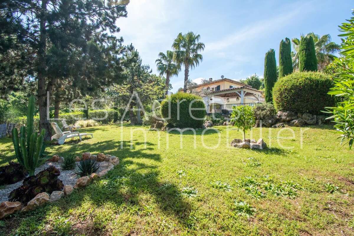 Maison à LES ADRETS-DE-L&#039;ESTEREL