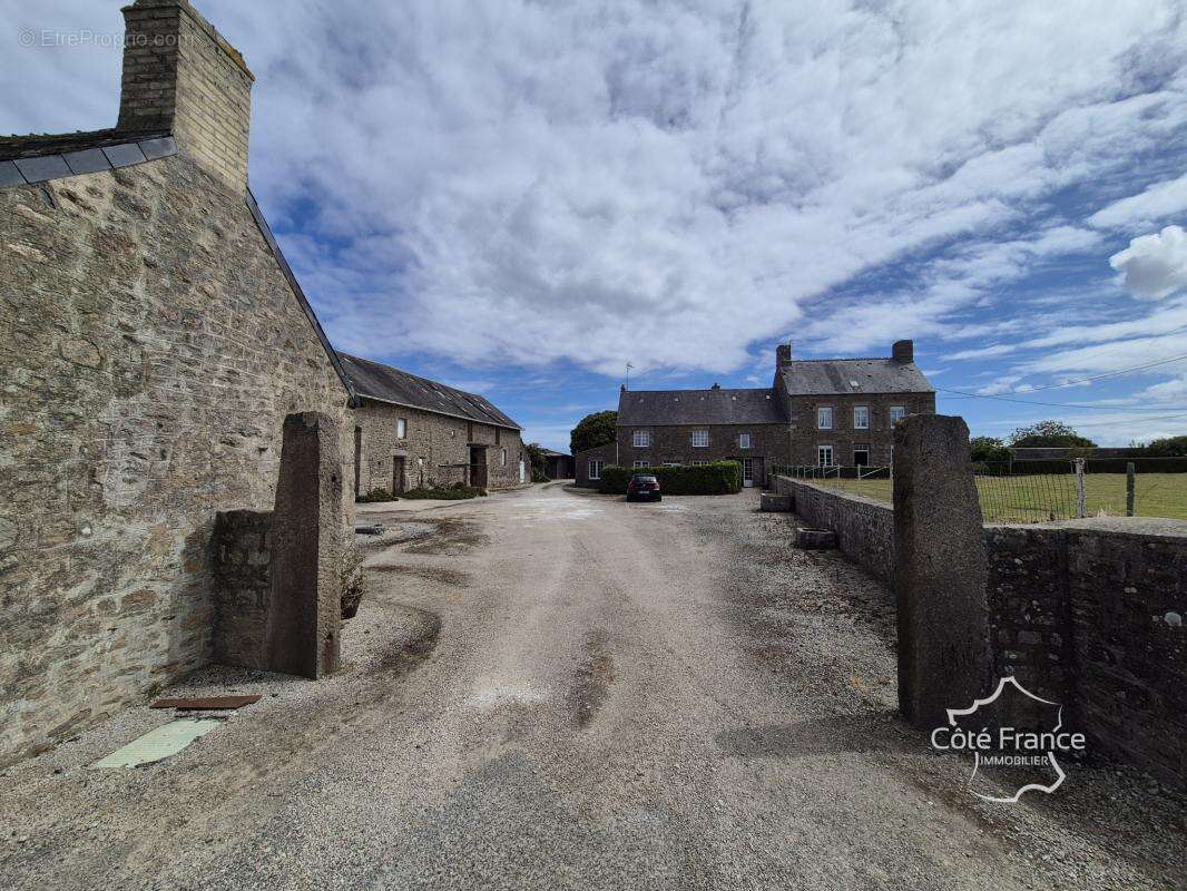 Corps de ferme 1.1 hectares - photo 3