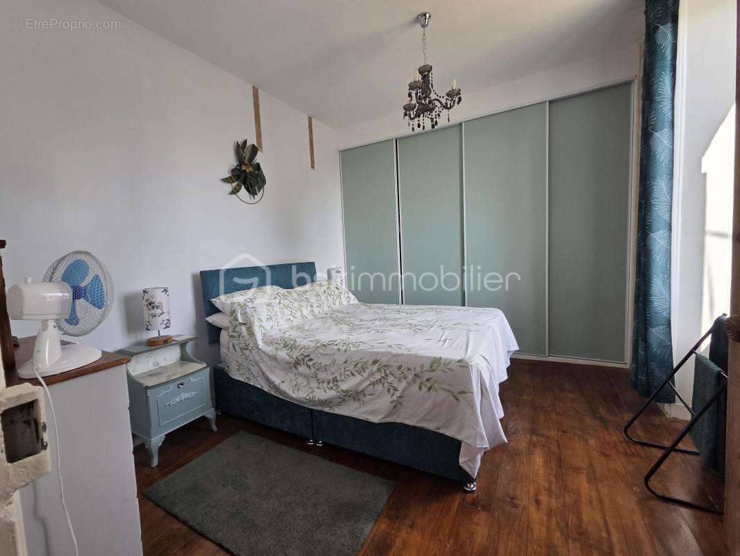 Coup de cœur – charme, elegance et potentiel, belle maison rénovée avec studio, piscine chauffée et 1 940 m² de terrain - photo 12