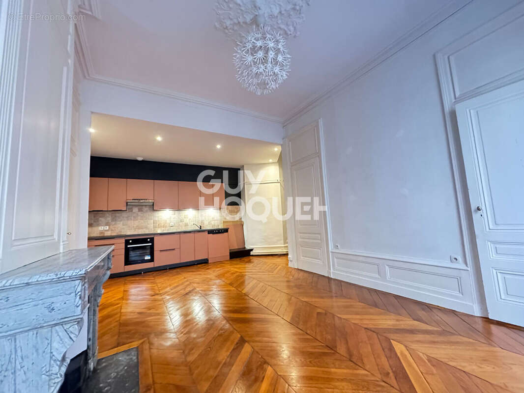 Appartement à LYON-6E
