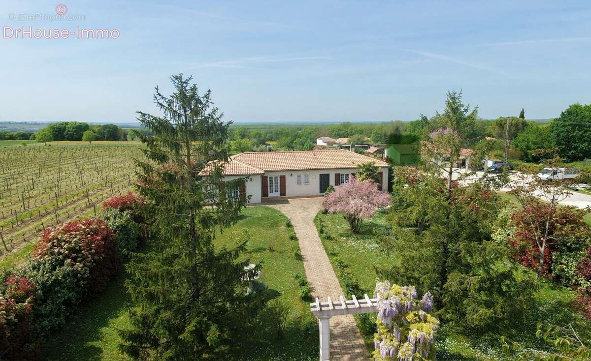 Maison à HIERSAC