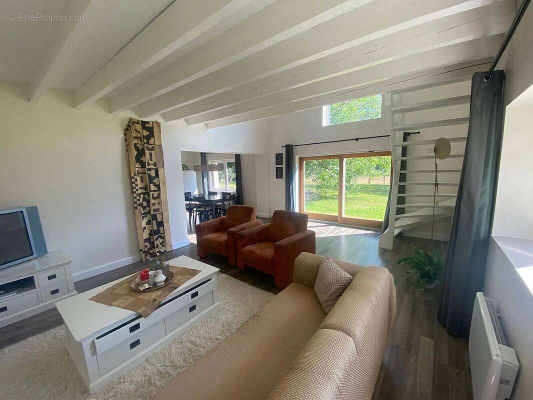 Exclusif, en Bourgogne: Maison rénovée à 10 minutes d'Autun - photo 9