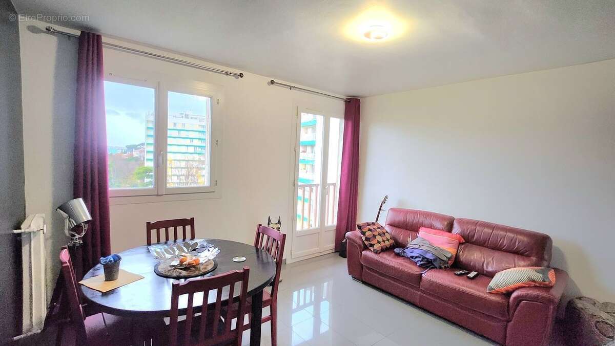 T3 / VUE DEGAGEE / 13013 - Appartement à MARSEILLE-13E