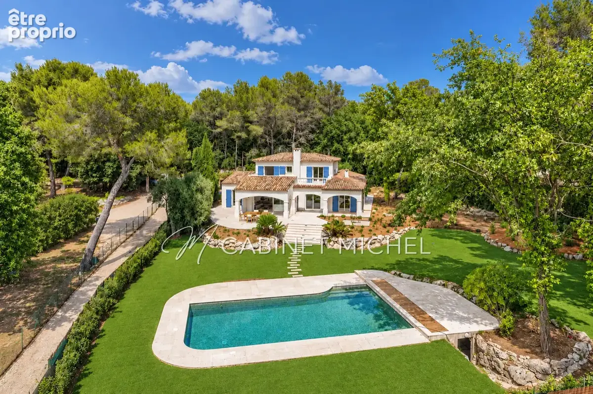 Maison 6 pièces 179 m² à vendre à Roquefort-Les-Pins (06330) - photo 1