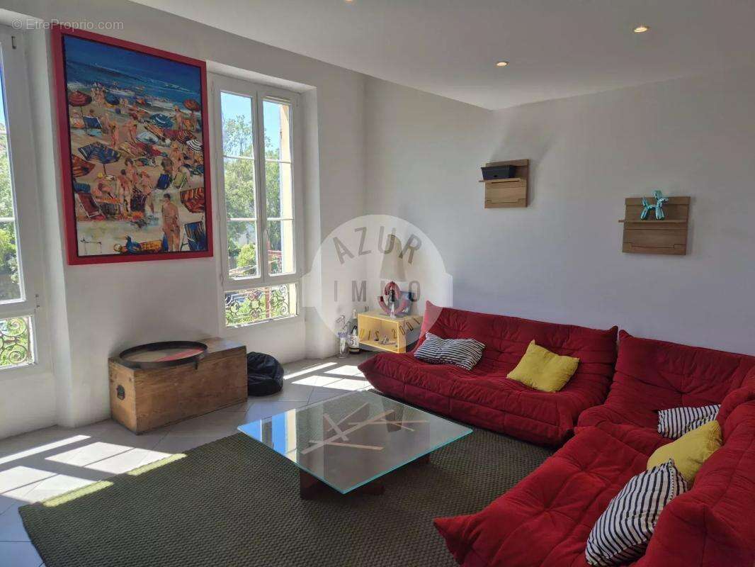 Appartement à ROQUEVAIRE
