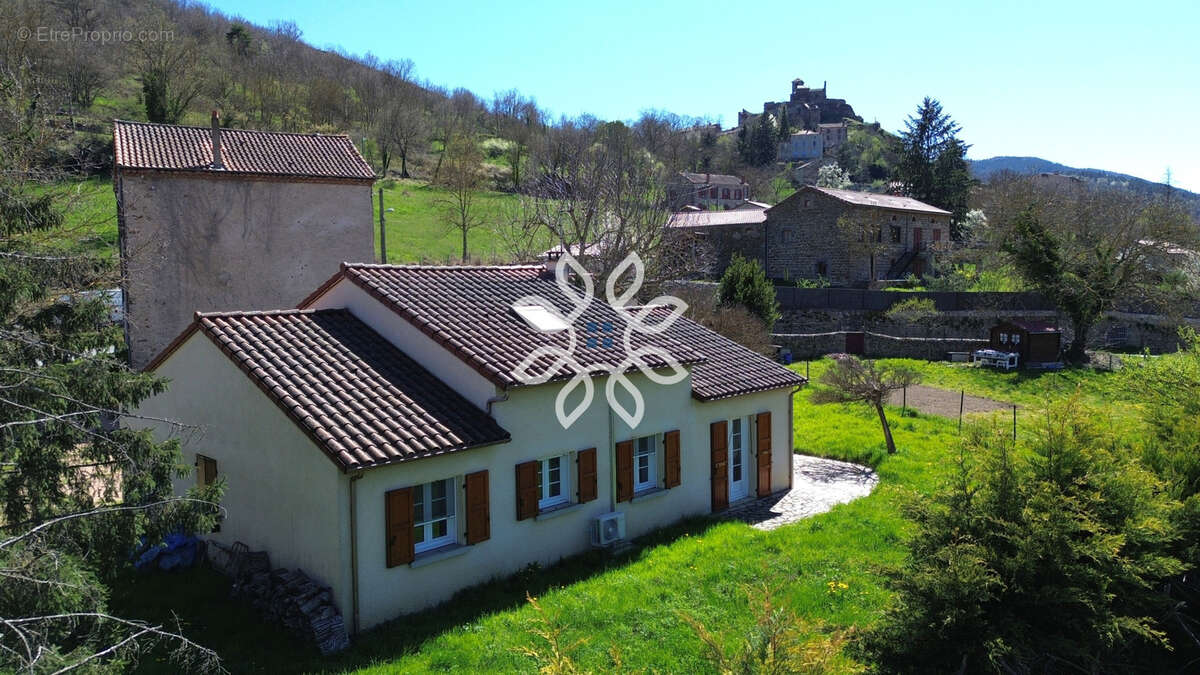 Maison à SAINT-ILPIZE