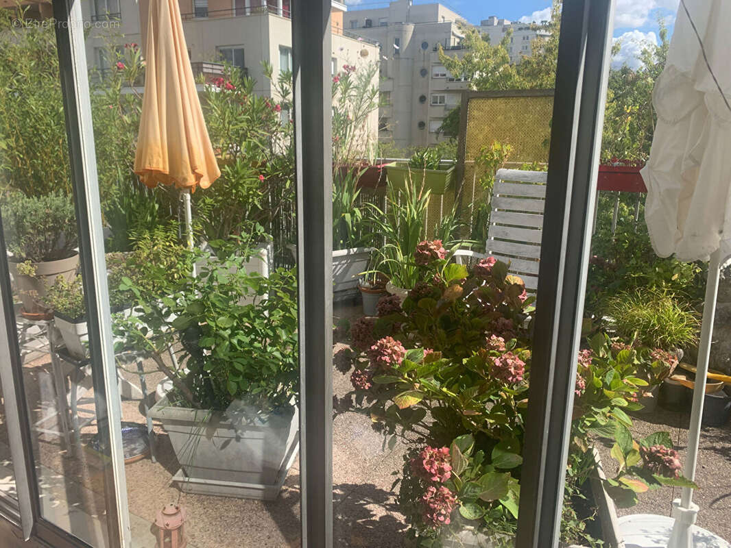Appartement à COURBEVOIE