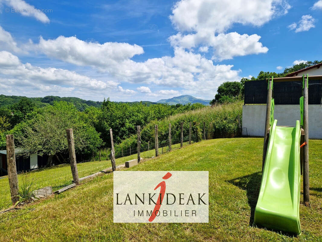 Maison à LARRESSORE