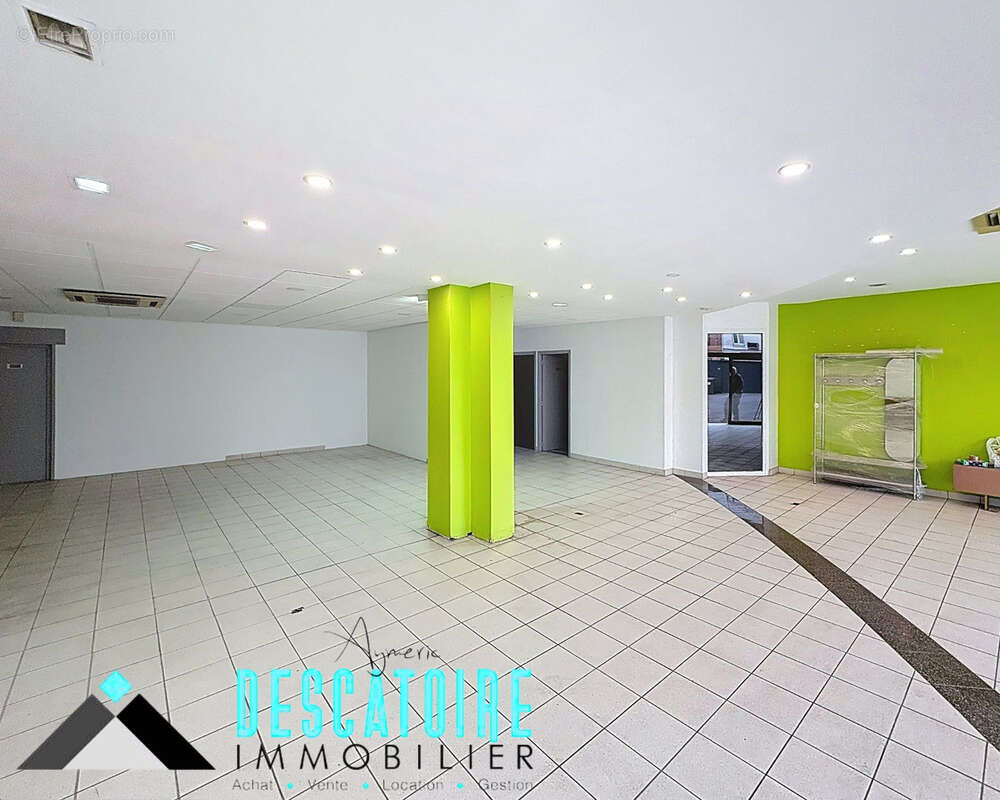 Local commercial et garage - photo 3