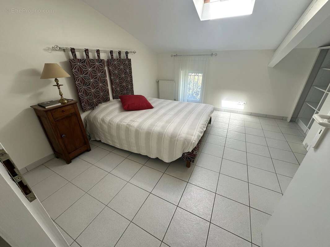 Ensemble de charme avec deux maison en pierre, dépendances, piscine, près de Duras et Monségur - photo 8