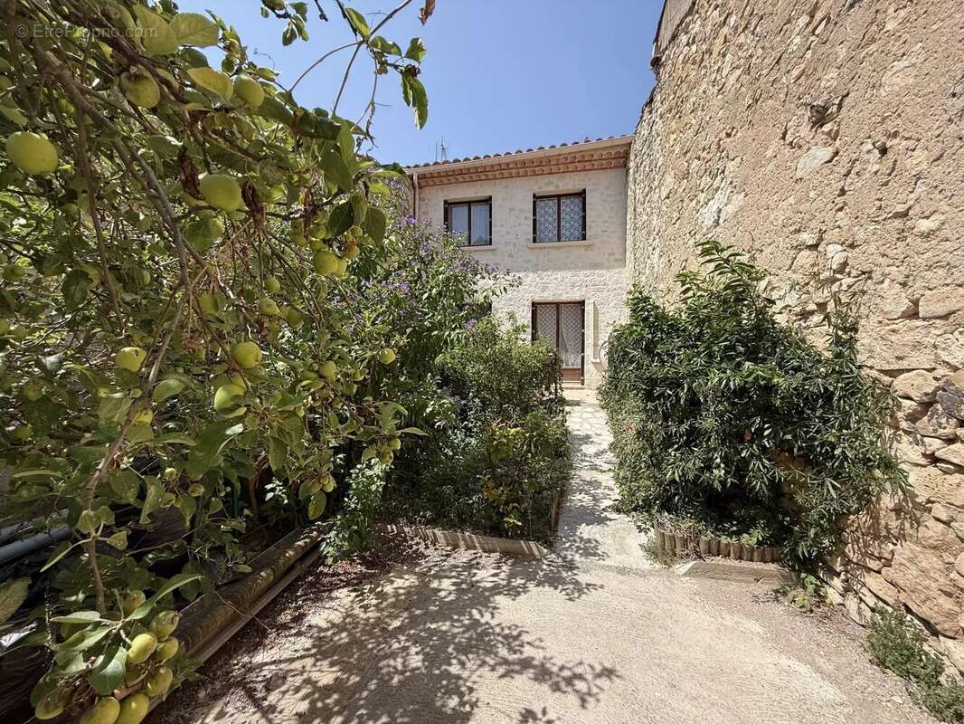 Maison à ROQUEFORT-DES-CORBIERES