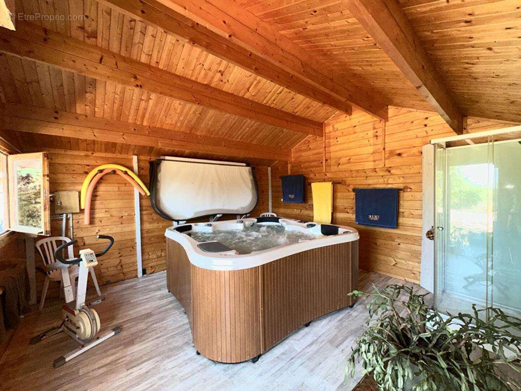 Maison 175 m² à Nanthiat  - photo 13