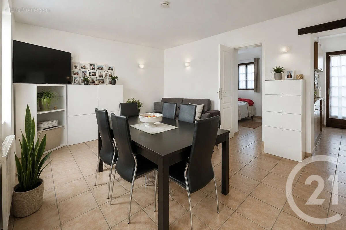 Appartement à SAINT-MAUR-DES-FOSSES