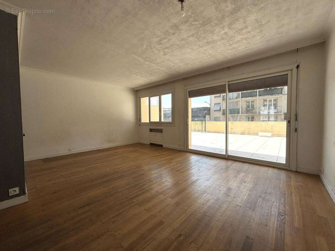 Appartement 75 m² à Romans-Sur-Isere  - photo 8