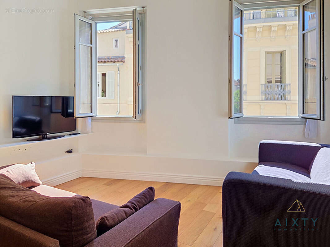 Appartement à MARSEILLE-1E