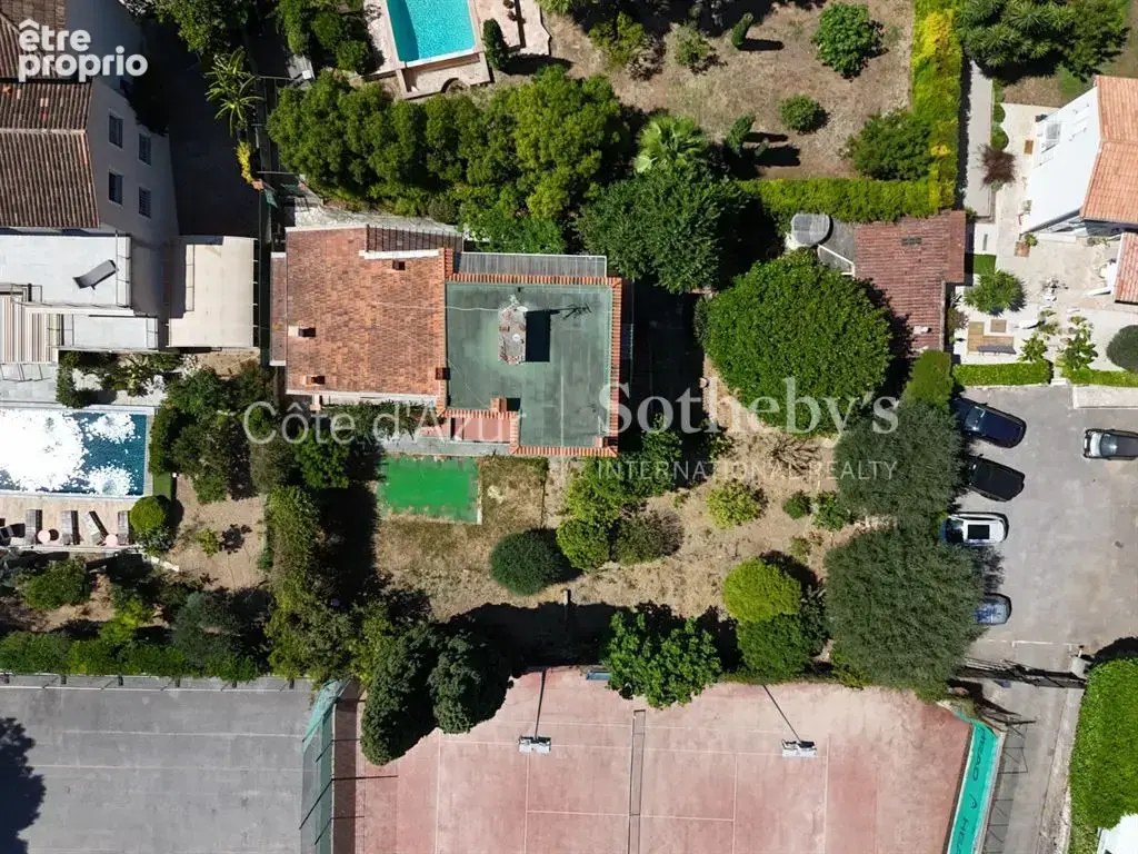 Villefranche-sur-Mer, villa à rénover dans un environnement résidentiel recherché - photo 10