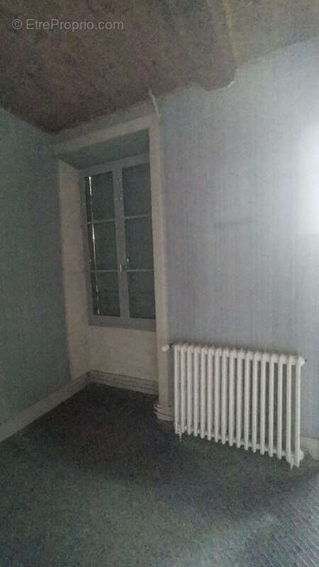 Appartement à CREMIEU
