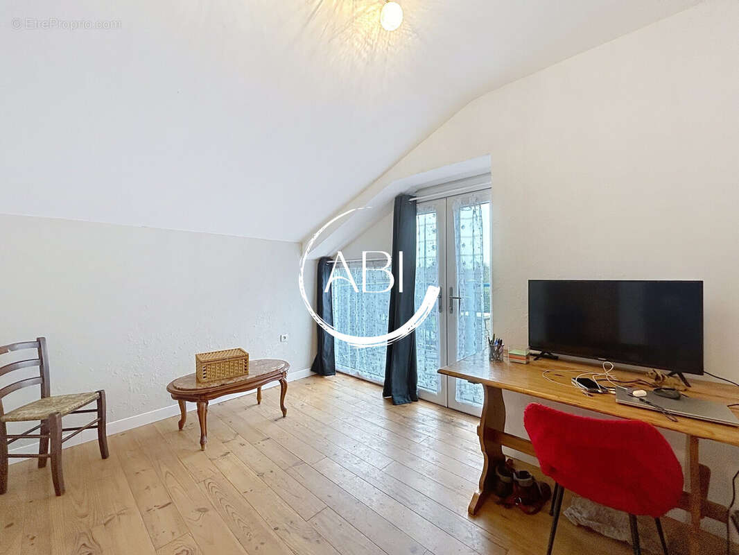 Maison à SAINT-MARTIN-L'AIGUILLON