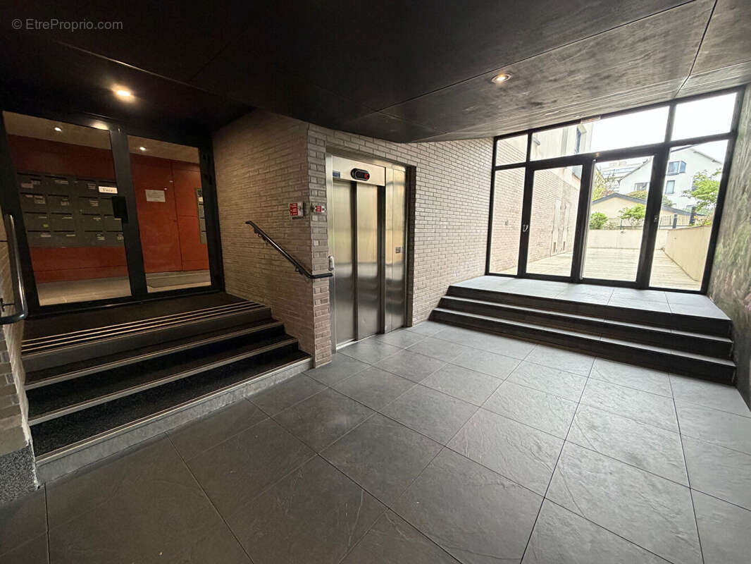 Appartement 4 pièce(s) 91.34 m2 QUARTIER CENTRE VILLE - photo 2