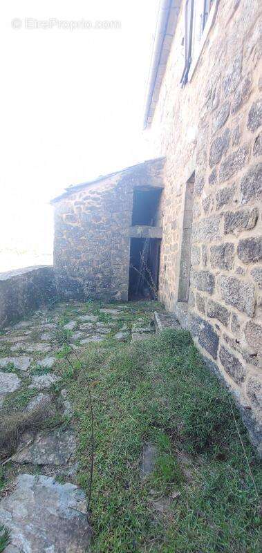 Maison à LABLACHERE