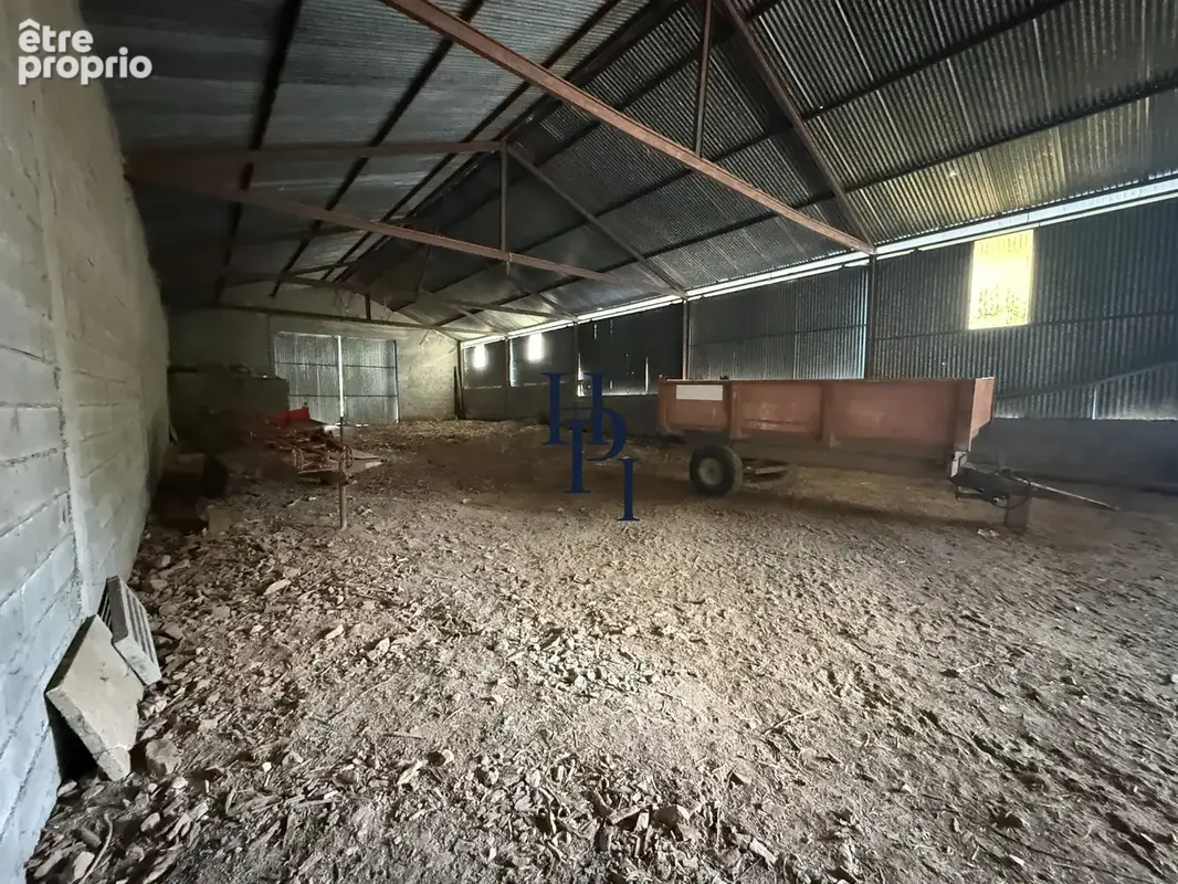 Vente hangar avec aire de stockage Saint Victor et Melvieu - photo 6