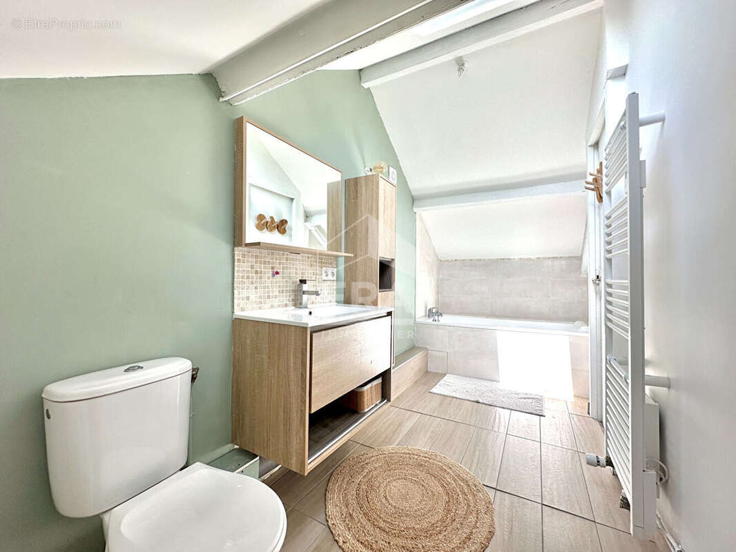 Maison à SAINT-PIERRE-LES-NEMOURS