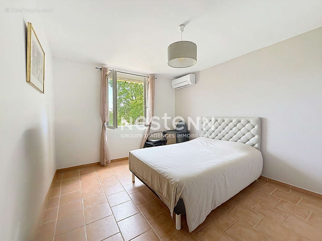 EXCLUSIVITE !! Mirabeau  - Maison de plain-pied avec piscine et vue sur le château - photo 5