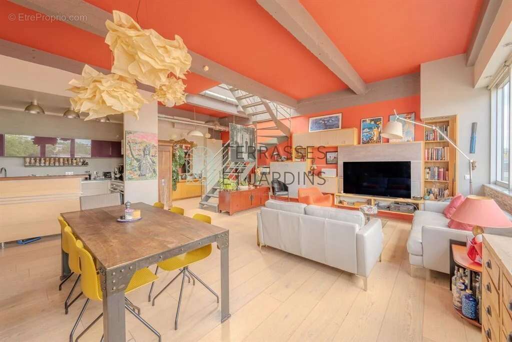 Appartement à LES LILAS