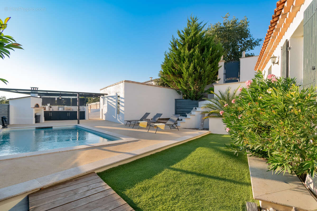 Maison de charme 6p. 4 ch. piscine, suite parentale, garage, panneaux photovoltaïques - photo 4