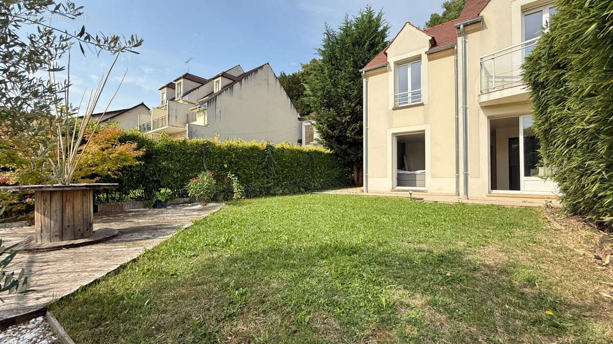 Appartement à CORBEIL-ESSONNES
