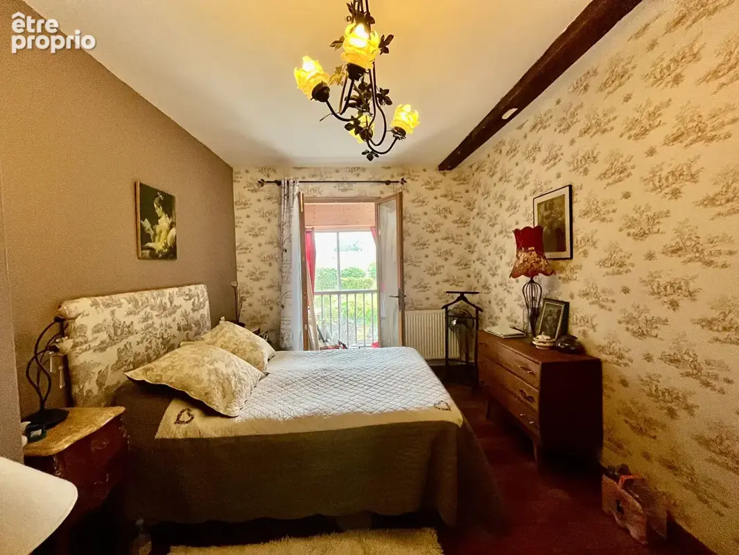 Secteur Villeneuve-sur-Lot, jolie maison de ville mitoyenne de 107 m² avec jardin et dépendances. Vous découvrirez au rez-de-cha - photo 7
