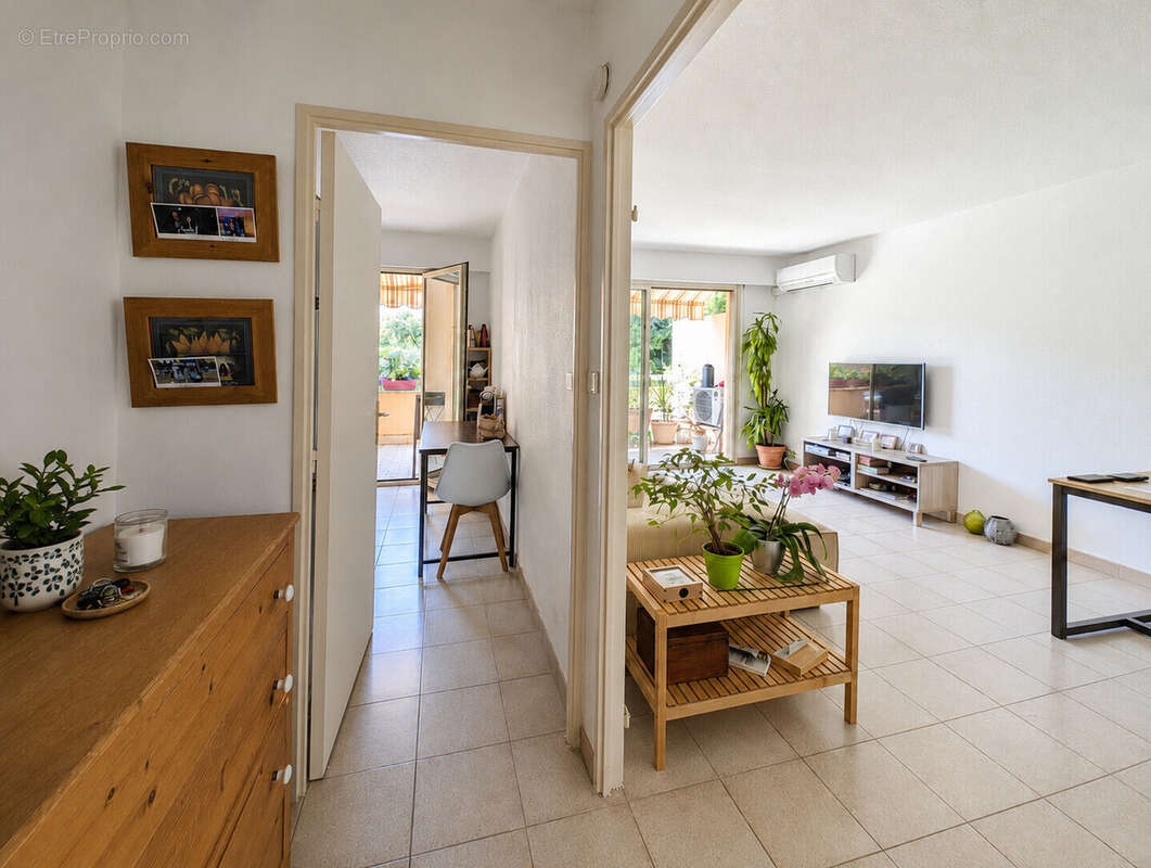 Appartement 63 m² à Vence  - photo 110