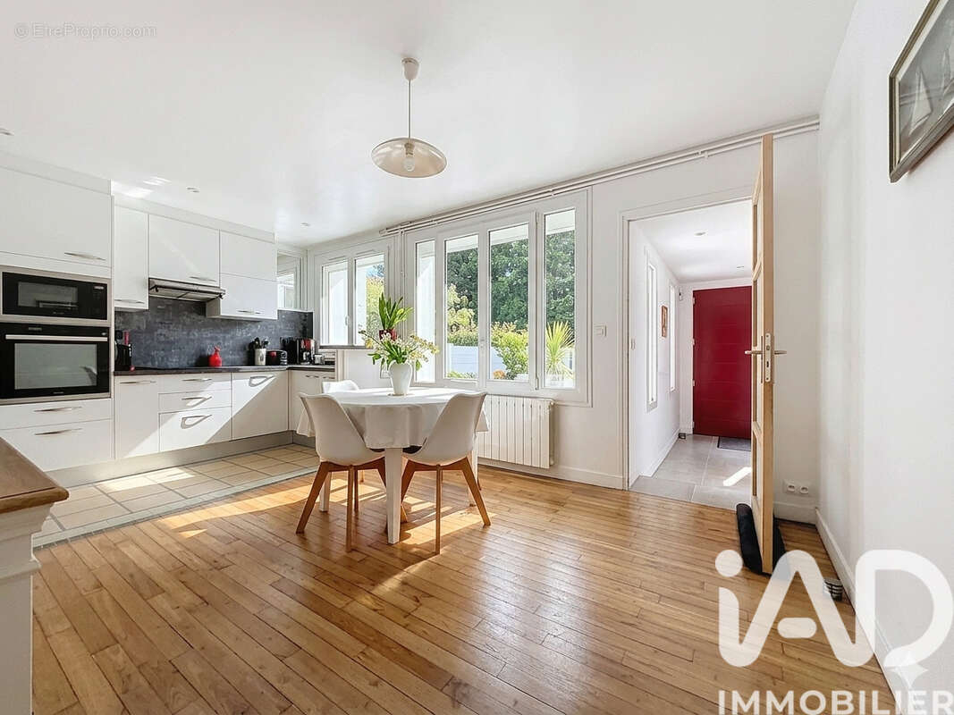 Maison 105 m² à La Rochelle  - photo 6