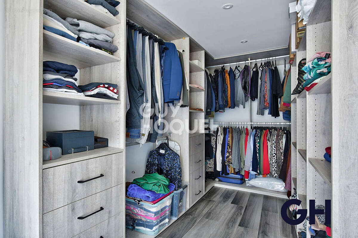 Appartement à BRON