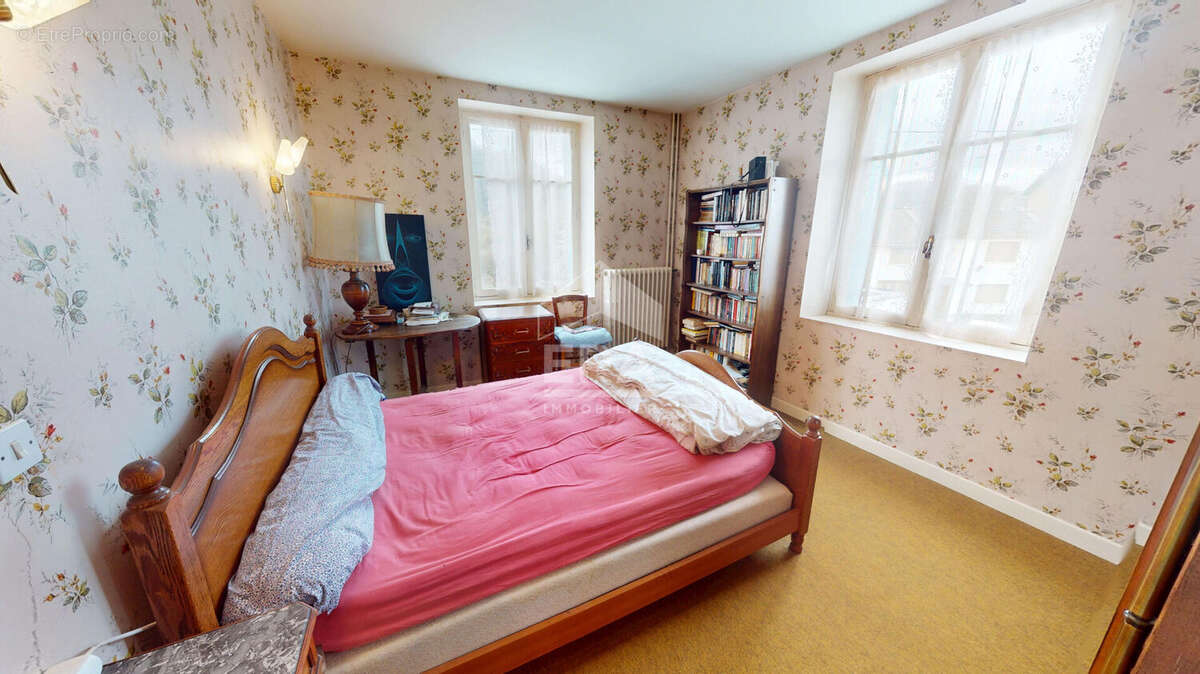 Maison à JUJURIEUX