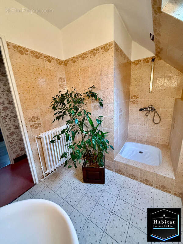 Maison à LE PLESSIS-BELLEVILLE