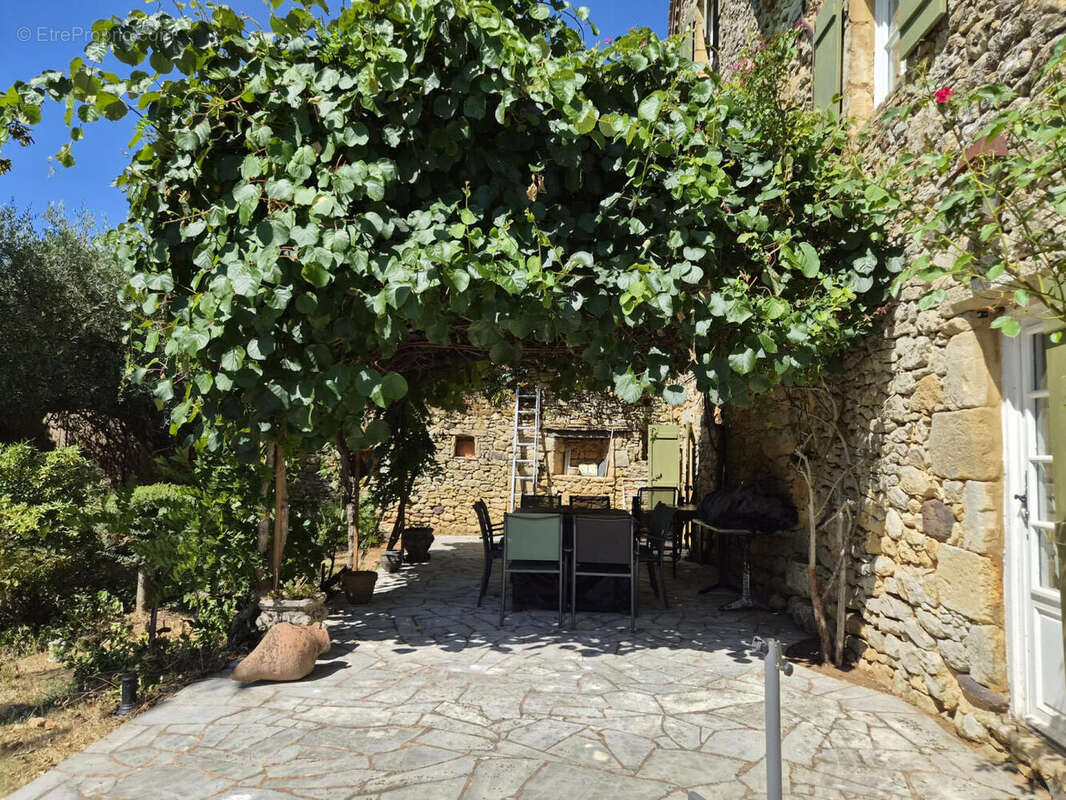 Vallée de la Dordogne, maison de hameau XVIIIème de 186m² avec 3 chambres et piscine - photo 14