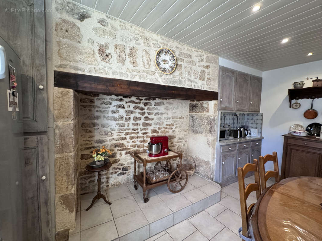 Maison à SAINT-FRONT-SUR-LEMANCE