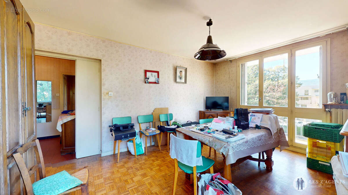 Appartement à SAINT-MARTIN-D'HERES