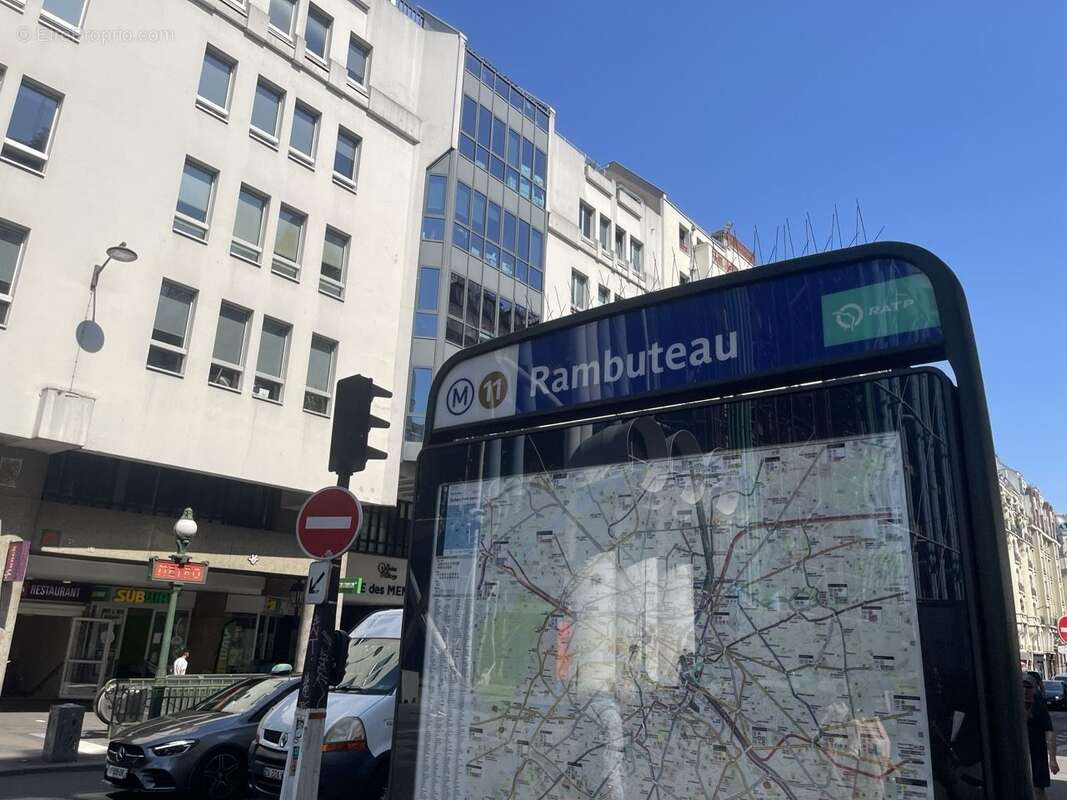 Autre à PARIS-4E