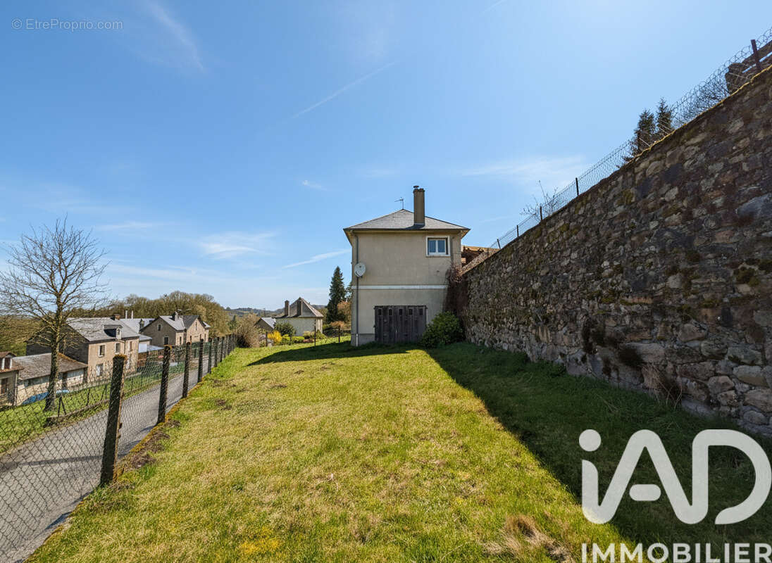 Photo 2 - Maison à PEYRELEVADE