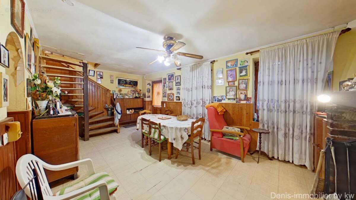 Maison à CENNE-MONESTIES