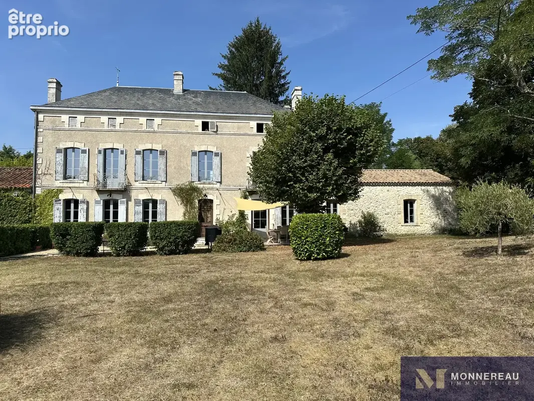 Maison de maitre avec parc et piscine - photo 19