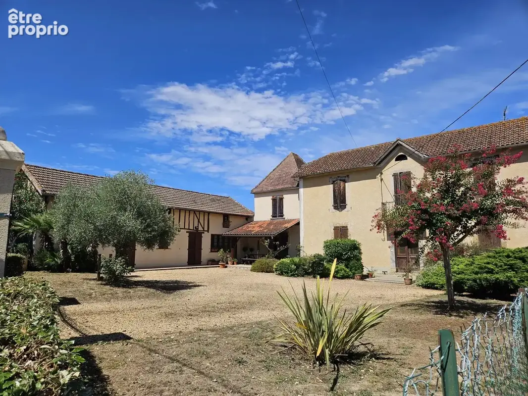 Ferme moderne avec une seconde maison à rénover - photo 2