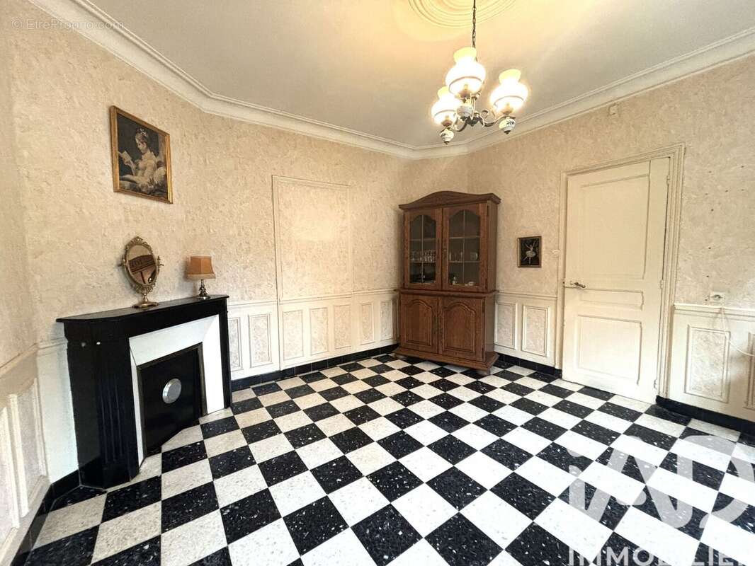 Maison 145 m² à Combles  - photo 4